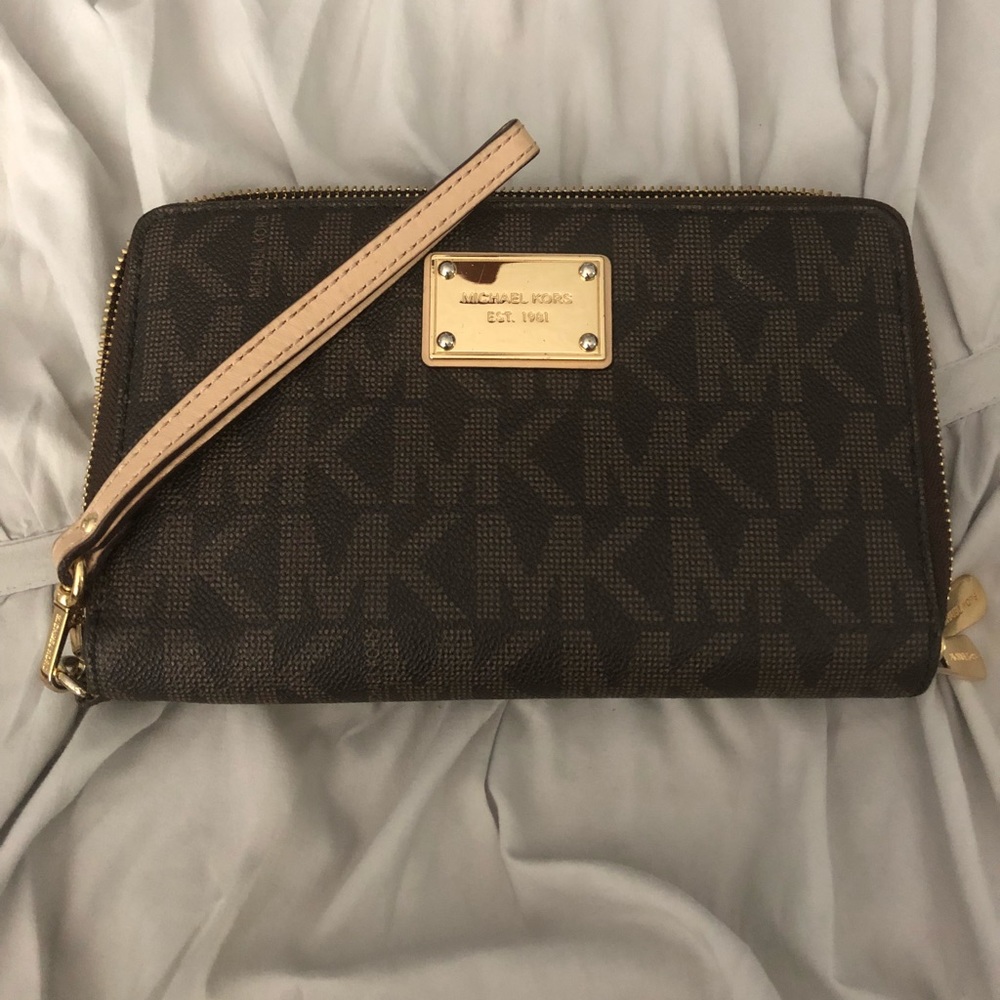 Signature Michael Kors Jet Set Extra Large Wallet